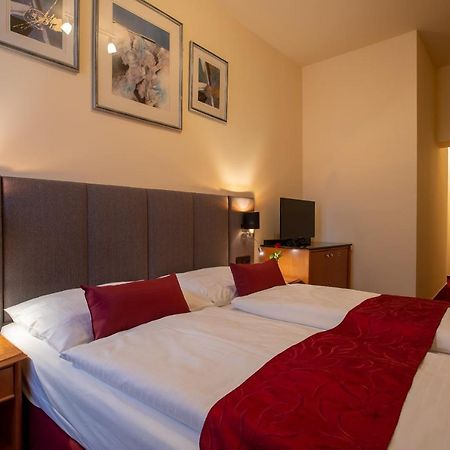 Pension U Lilie Прага Экстерьер фото