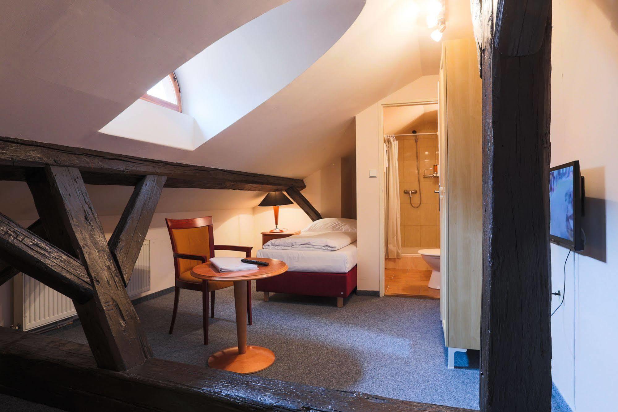 Pension U Lilie Прага Экстерьер фото