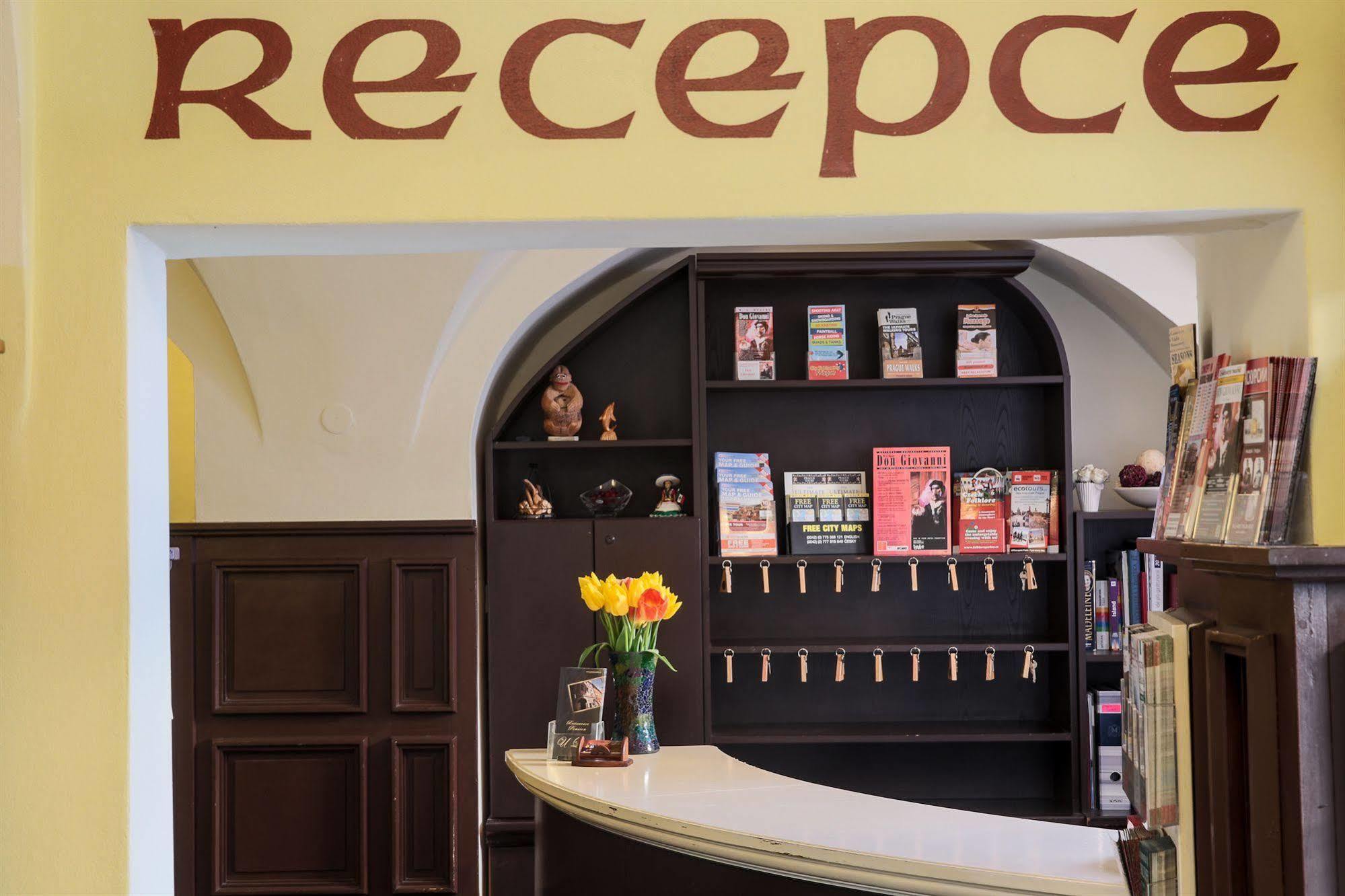 Pension U Lilie Прага Экстерьер фото