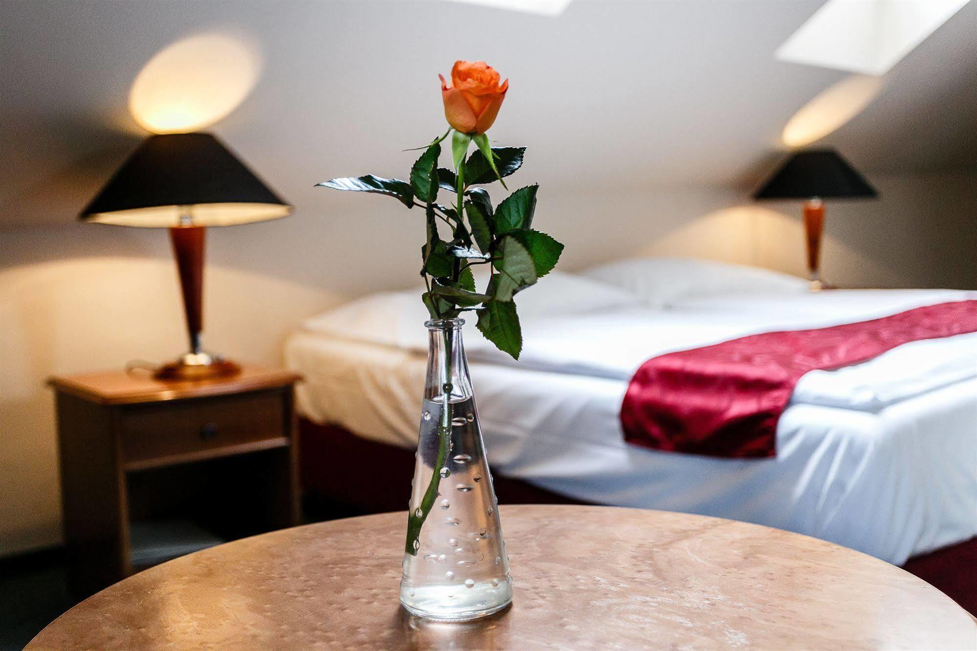 Pension U Lilie Прага Экстерьер фото