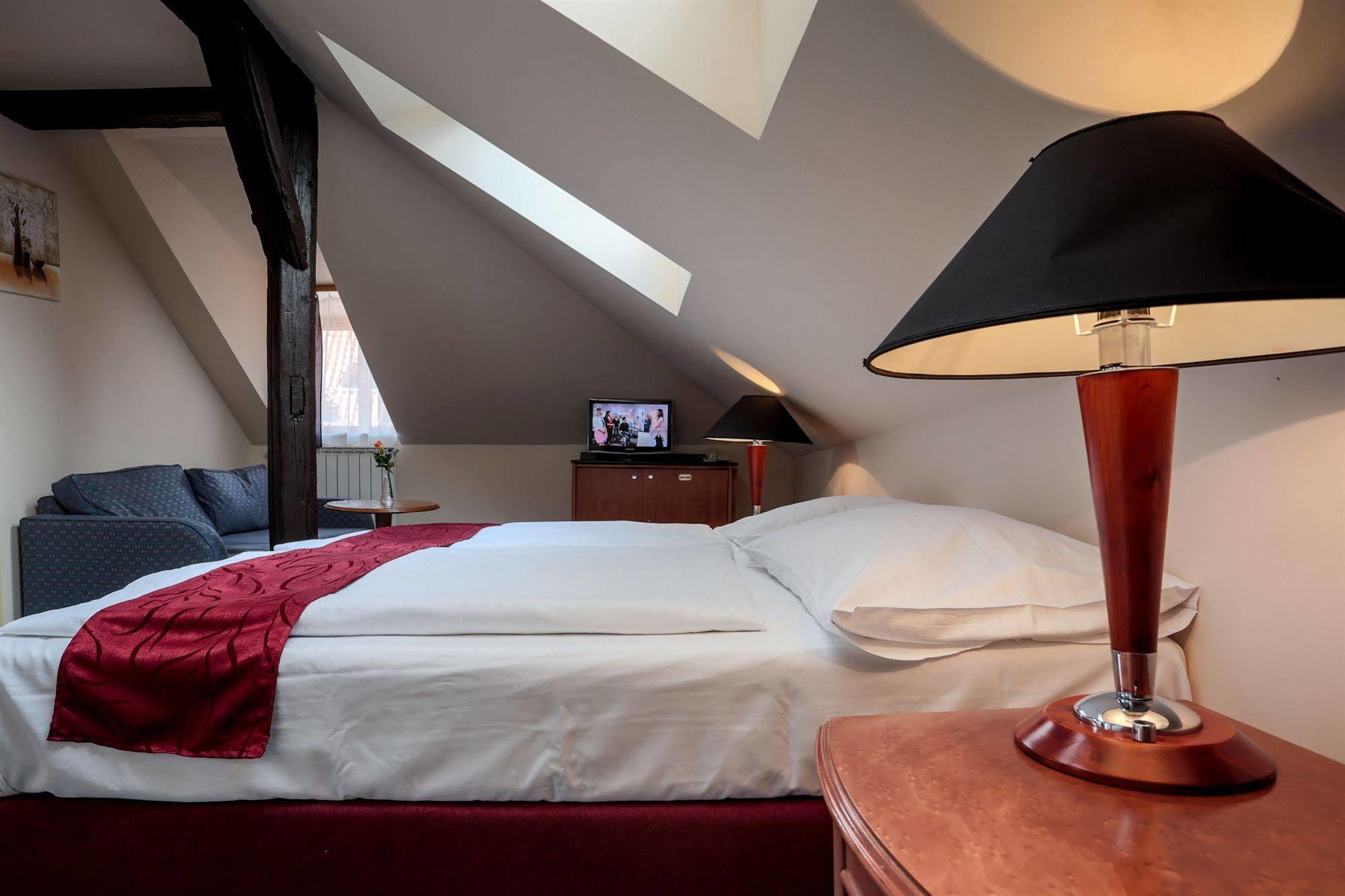 Pension U Lilie Прага Экстерьер фото