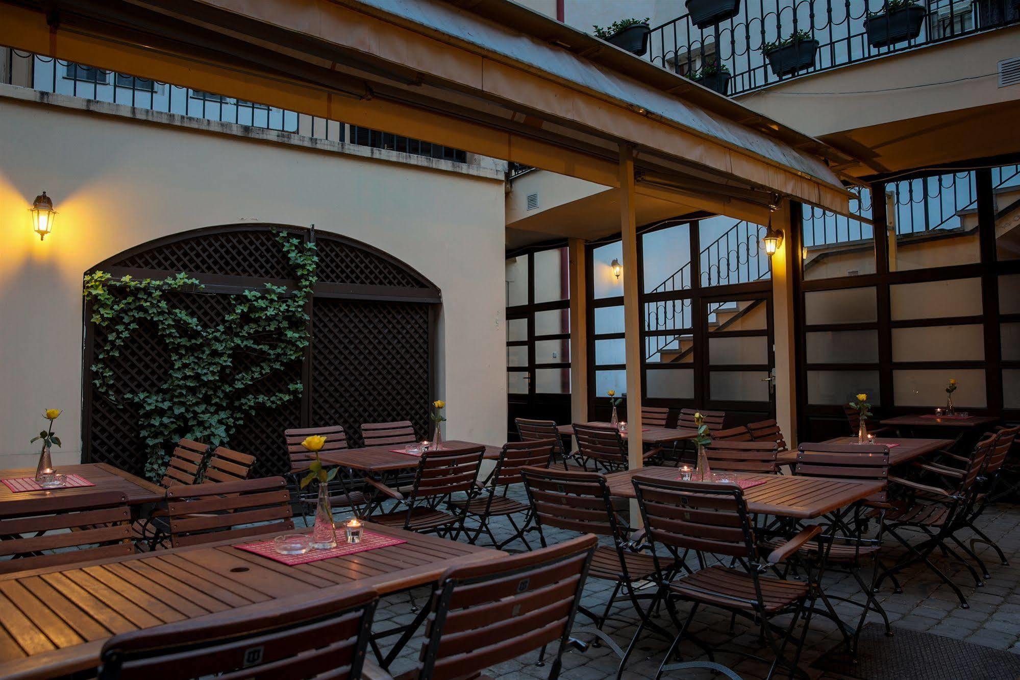 Pension U Lilie Прага Экстерьер фото